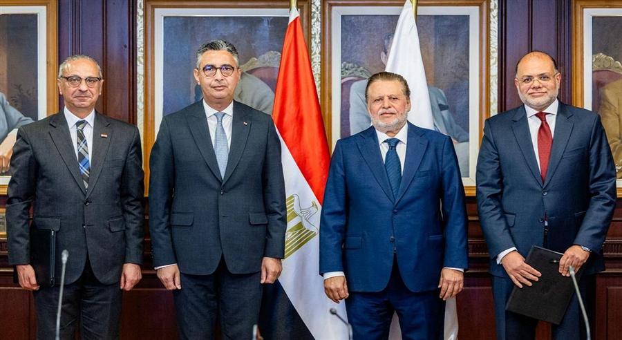 البنك المركزي وتنمية التجارة الداخلية يطلقان الربط الإلكتروني لبيانات السجل التجاري
